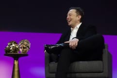 The Richest Person on Earth Commits Bannable Offense Streaming PoE 2 and Remains Unbanned